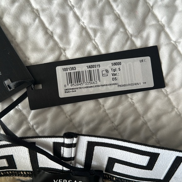 Versace - Picture 7 of 8